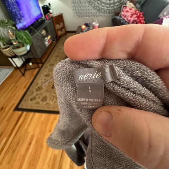 AERIE x Women Ribbed Twist Crop Top Gray Large Athlesiure Wear Workout Gym Hike - Picture 5 of 5